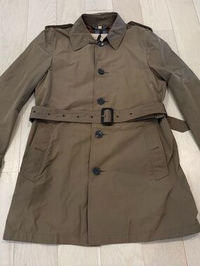 New Burberry Pale Military Khaki Trench Coat with Belt